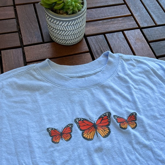 ✨LIKE NEW✨Gap Teen Butterfly T-Shirt - Gap Teen Size XXL (Womens Small) - Picture 2 of 3